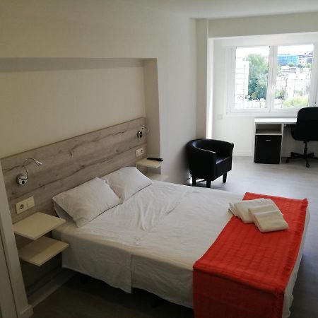 Pension La Intermodal Santiago de Compostela Ngoại thất bức ảnh