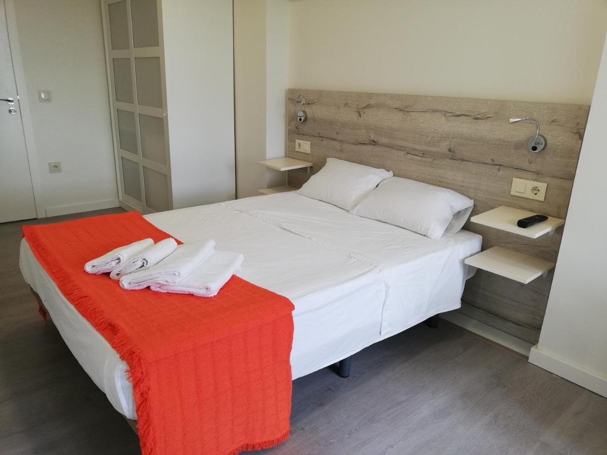 Pension La Intermodal Santiago de Compostela Ngoại thất bức ảnh